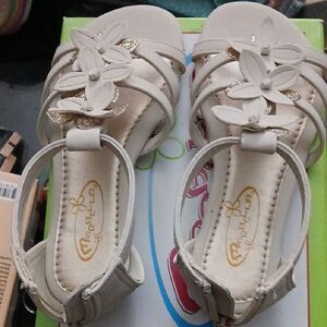 Elegant Cream Kids Dress Shoes with Floral Design